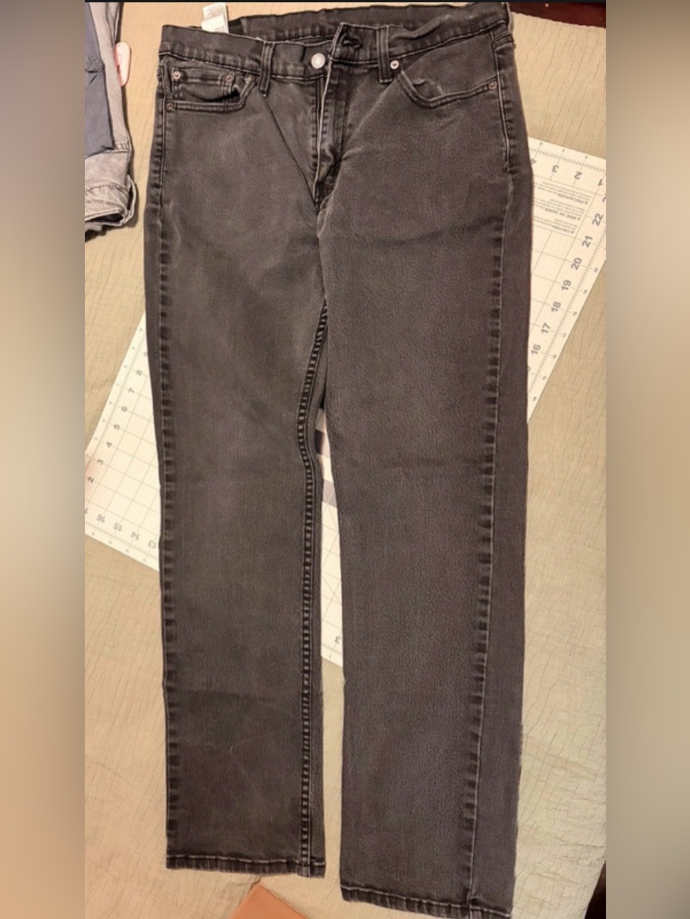 Menโs Leviโs 514 Straight Fit Jeans W33 L32 Black